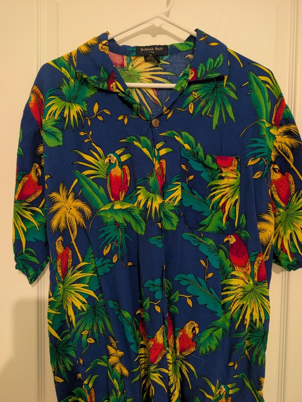 Banana Split USA Men's Hawaiian Button up shirt Parrots Size XL Rayon